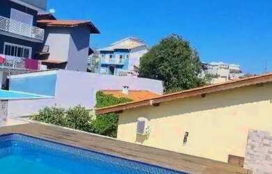 Imagem: A casa em condomínio possui 5 Dormitórios, 1 Banheiro, 3 Vagas