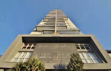 Imagem: O apartamento possui 3 Dormitórios, 1 Banheiro, 2 Vagas na