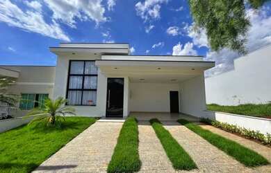 Imagem: A casa em condomínio possui 3 Dormitórios, 4 Banheiros, 4