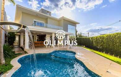 Imagem 2: Belíssima casa de esquina em Condomínio Fechado localizado na Zona Sul