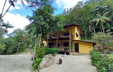 Imagem: A chácara possui 97889m² de Área, Varanda e Guarda roupa