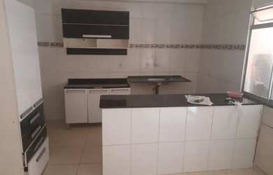 Imagem: A casa possui 1 Dormitório, 1 Banheiro e está localizado