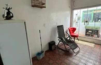 Imagem 5: Vendo casa na QNG. 200m² de Área, 4 Vagas na garageme5 Dormitórios