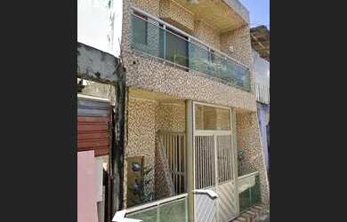 Imagem: A casa possui 2 Dormitórios, 1 Banheiro e está localizado