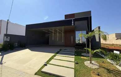 Imagem: A casa em condomínio possui 3 Dormitórios, 3 Banheiros, 2