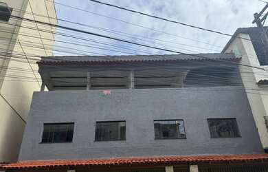Imagem: A casa possui 3 Dormitórios, 2 Banheiros e 250m² de Área