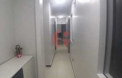 Imagem: O depósito para alugar possui 4 Vagas na garagem e 313m² de