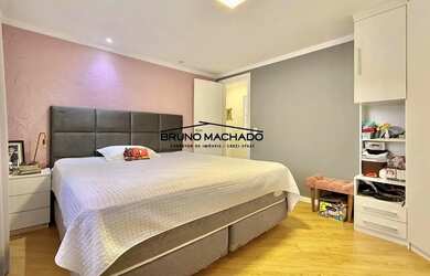 Imagem 10: Casa para Venda em Curitiba, Santa Cândida, 4 dormitórios, 1 suíte, 3 banheiros, 3 vagas