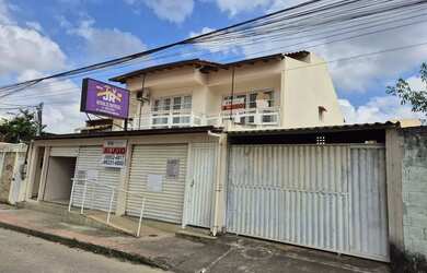 Imagem: A casa possui 3 Dormitórios, 2 Banheiros, 1 Vaga na garagem