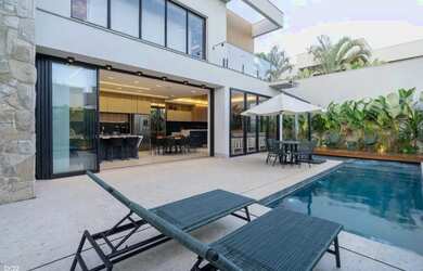 Imagem 2: Casa Sobrado para venda possui 400 metros quadrados com 4 mais escritório...