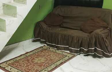 Imagem: A casa possui 3 Dormitórios, 2 Banheiros, 1 Vaga na garagem