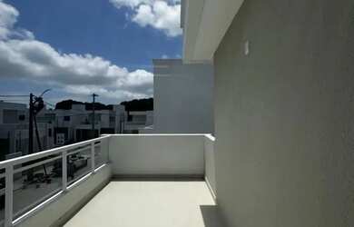 Imagem: A casa em condomínio possui 4 Dormitórios, 3 Banheiros, 2