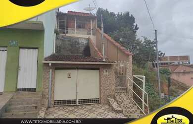 Imagem: A casa possui 2 Dormitórios, 1 Banheiro, 1 Vaga na garagem