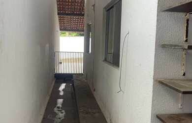 Imagem 2: Alugo casa na Avenida Atlântica praia do Araçagy melhor localização...