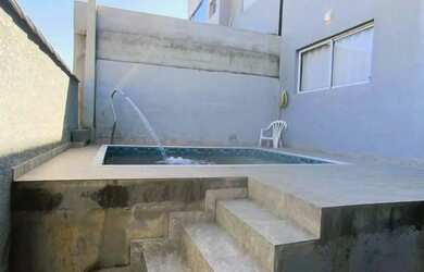 Imagem: A casa possui 2 Dormitórios, 2 Banheiros, 1 Vaga na garagem