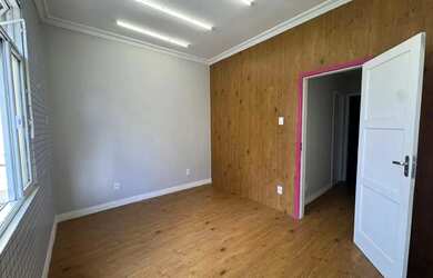 Imagem: O apartamento possui 2 Dormitórios, 2 Banheiros, 65m² de Área