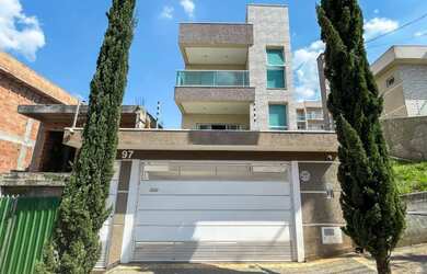 Imagem: A casa possui 3 Dormitórios, 4 Banheiros, 4 Vagas na garagem