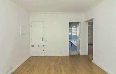 Imagem: O apartamento possui 1 Dormitório, 1 Banheiro, 1 Vaga na garagem