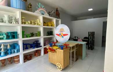 Imagem: O depósito possui 2 Vagas na garagem, 152m² de Área e está