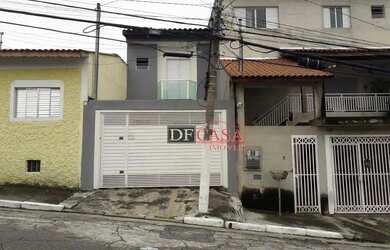 Imagem: A casa possui 2 Dormitórios, 3 Banheiros, 2 Vagas na garagem