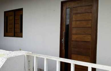 Imagem: A casa possui 2 Dormitórios e 4 Banheiros e está localizado