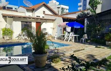 Imagem: A casa e possui 5 Dormitórios, Suítes, 5 Banheiros, 2 Vagas