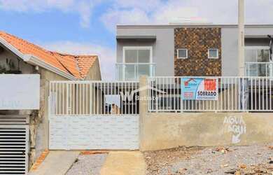 Imagem: A casa possui 3 Dormitórios, 2 Banheiros, 1 Vaga na garagem