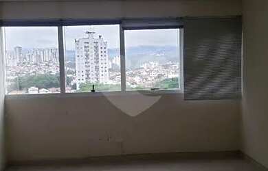 Imagem: O depósito possui 4 Vagas na garagem, 48m² de Área e está