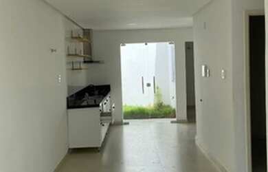 Imagem: Alugo casa com 3/4 suíte, armário, condomínio fechado final