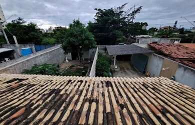 Imagem: A casa e possui 2 Dormitórios, Suítes, 2 Banheiros, 5 Vagas