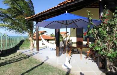 Imagem: A casa em condomínio possui 3 Dormitórios, 2 Banheiros, 1