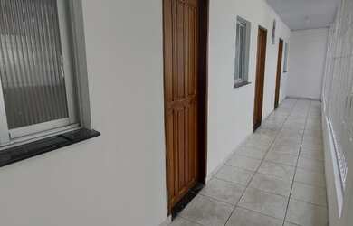 Imagem: A casa possui 5 Dormitórios, 4 Banheiros, 4 Vagas na garagem