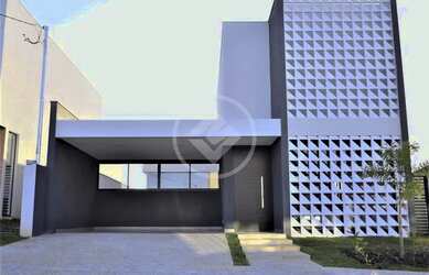 Imagem: A casa em condomínio possui 3 Dormitórios, 1 Banheiro, 4 Vagas