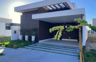 Imagem: A casa em condomínio possui 3 Dormitórios, 4 Banheiros, 2