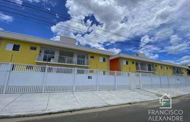 Imagem: A casa em condomínio possui 2 Dormitórios, 1 Banheiro, 2 Vagas