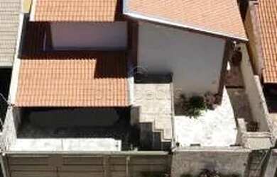 Imagem: A casa possui 5 Dormitórios, 5 Banheiros, 3 Vagas na garagem