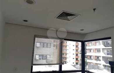 Imagem: O depósito possui 1 Vaga na garagem e 41m² de Área e está