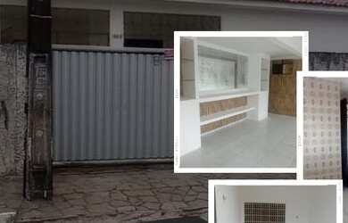 Imagem: A casa possui 3 Dormitórios, 1 Banheiro, 1 Vaga na garagem