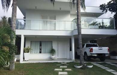 Imagem: A casa em condomínio para alugar possui 4 Dormitórios, 5 Banheiros