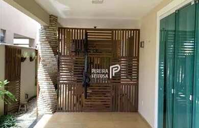 Imagem: A casa em condomínio possui 4 Dormitórios, 5 Banheiros, 3