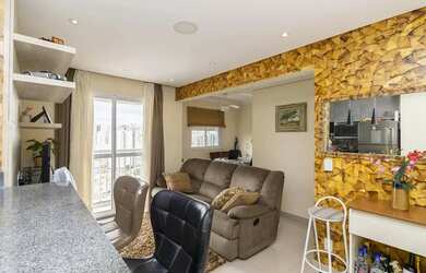 Imagem: O apartamento possui 2 Dormitórios, 1 Banheiro, 1 Vaga na garagem