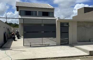 Imagem: A casa possui 5 Dormitórios, 5 Banheiros, 4 Vagas na garagem