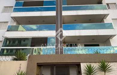 Imagem: O apartamento possui 3 Dormitórios, 1 Banheiro e 2 Vagas na