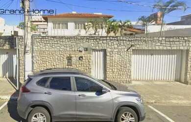 Imagem: A casa possui 5 Dormitórios, 2 Banheiros, 5 Vagas na garagem