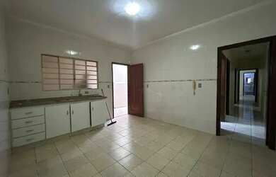 Imagem 12: Excelente Casa a Venda em Passos com Parcelas