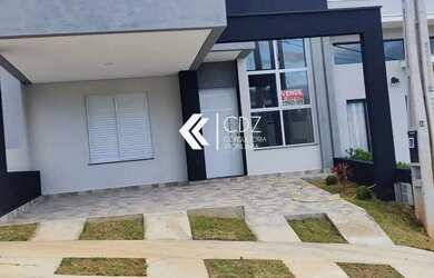 Imagem: A casa em condomínio possui 3 Dormitórios, 1 Banheiro, 2 Vagas