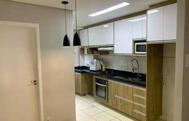 Imagem: O apartamento possui 2 Dormitórios, 1 Banheiro, 1 Vaga na garagem