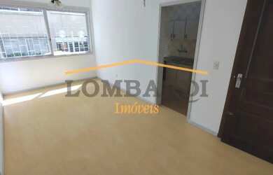 Imagem: O apartamento possui 1 Dormitório, 1 Banheiro, 1 Vaga na garagem