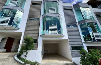 Imagem: A casa em condomínio possui 3 Dormitórios, 2 Banheiros, 2