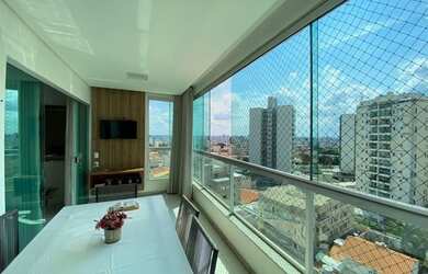 Imagem: O apartamento possui 4 Dormitórios, 2 Banheiros, 2 Vagas na